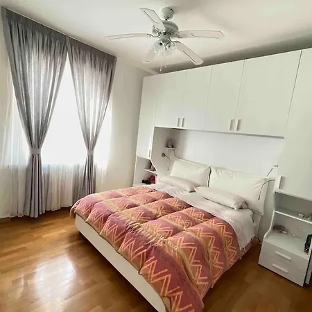 Familiare A Potenza Picena