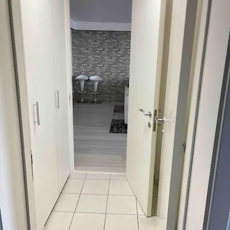 Familiare A شقة بوتنزا بيسينا