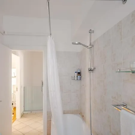 Apartment Familiare A *